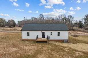 825 Washington Post Rd, New Bern, NC 28562 - Photo 3