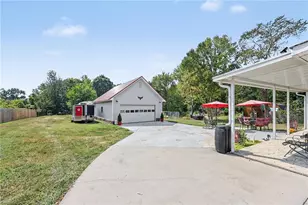 5883 Mendenhall Rd, Archdale, NC 27263 - Photo 3