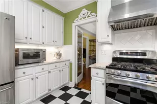 3600 Waldenbrook Rd, Greensboro, NC 27407 - Photo 17