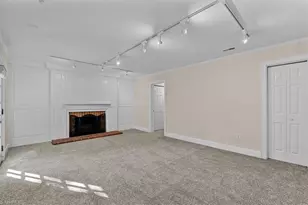 400 Fisher Park Cir, Greensboro, NC 27401 - Photo 21