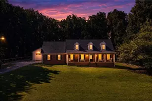 1512 Oak Ridge Rd, Kernersville, NC 27284 - Photo 3