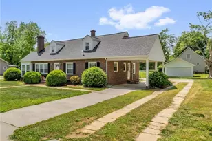 318 S Fayetteville St, Liberty, NC 27298 - Photo 3
