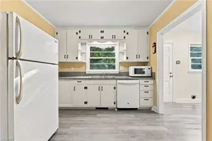 132 Randolph St, Liberty, NC 27298 - Photo 5