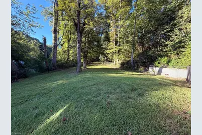 326 Prospect Drive, North Wilkesboro, NC 28659 - Photo 17