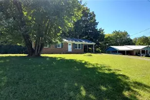 141 Eleanor Ave, Mount Airy, NC 27030 - Photo 3