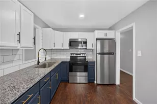 1569 Lovett St, Greensboro, NC 27403 - Photo 9