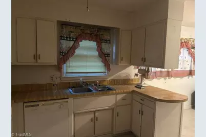1127 Biltmore Avenue, High Point, NC 27260 - Photo 3