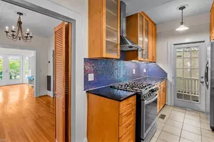 410 Crestland Ave, Greensboro, NC 27401 - Photo 11