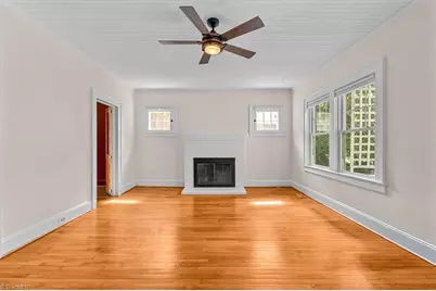 410 Crestland Avenue, Greensboro, NC 27401 - Photo 7