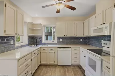 160 Carrisbrooke Lane, Winston-Salem, NC 27104 - Photo 5