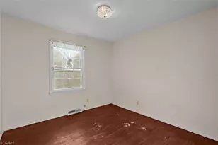 4105 Flagstaff Ct, Greensboro, NC 27406 - Photo 19