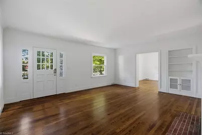 3123 W Friendly Avenue, Greensboro, NC 27408 - Photo 7
