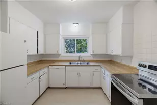 3123 W Friendly Ave, Greensboro, NC 27408 - Photo 13