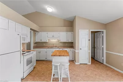 5804 Manor Ridge Trail, Greensboro, NC 27407 - Photo 11
