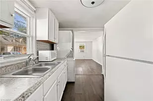 413 New St, Kernersville, NC 27284 - Photo 11