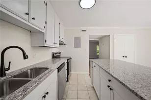 5721 Bramblegate Rd, Greensboro, NC 27409 - Photo 17