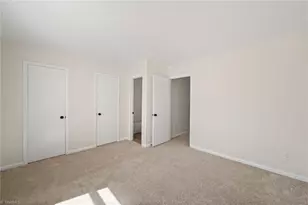 5721 Bramblegate Rd, Greensboro, NC 27409 - Photo 23