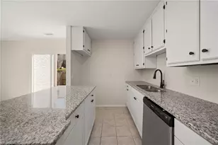 5721 Bramblegate Rd, Greensboro, NC 27409 - Photo 15