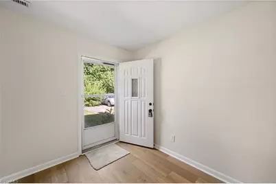 5721 Bramblegate Road #E, Greensboro, NC 27409 - Photo 3