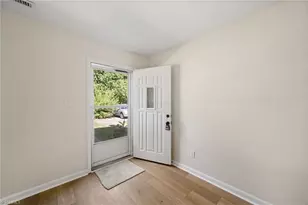 5721 Bramblegate Rd, Greensboro, NC 27409 - Photo 3