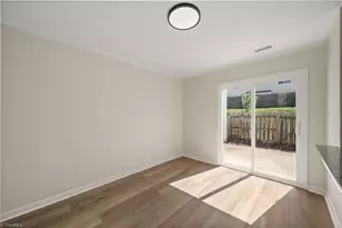 5721 Bramblegate Rd, Greensboro, NC 27409 - Photo 11