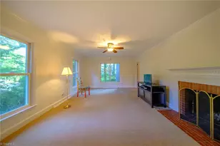 102 Sparger Pl, Greensboro, NC 27455 - Photo 9