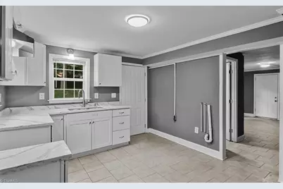 435 W Sharpe Street, Statesville, NC 28677 - Photo 29