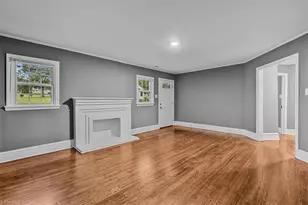 435 W Sharpe St, Statesville, NC 28677 - Photo 9