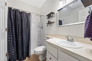382 Meadows Cir, Winston-Salem, NC 27104 - Photo 15