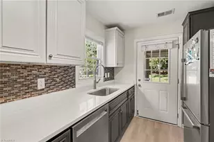 1314 Winstead Pl, Greensboro, NC 27408 - Photo 9