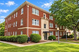 906 W Market St, Greensboro, NC 27401 - Photo 31