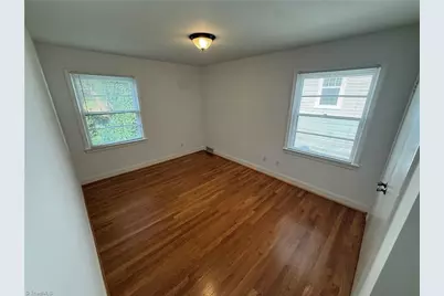 2403 Lyndhurst Avenue, Winston-Salem, NC 27103 - Photo 9