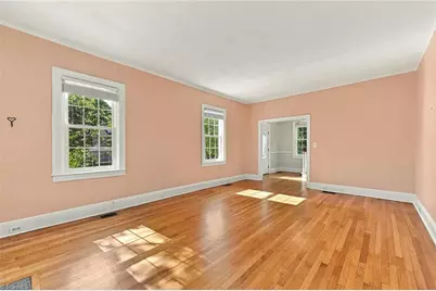 1525 Cloverdale Avenue, Winston-Salem, NC 27104 - Photo 7