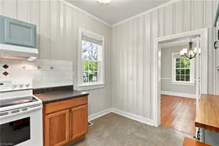 1525 Cloverdale Ave, Winston-Salem, NC 27104 - Photo 17