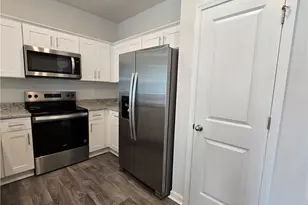 1104 Broholmer Ln, Greensboro, NC 27405 - Photo 5
