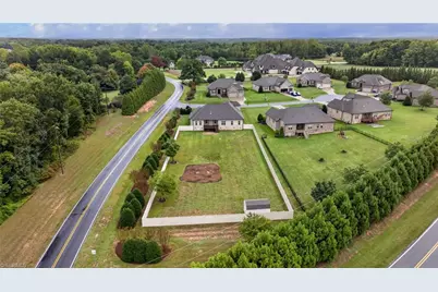 8202 Fortana Court, Kernersville, NC 27284 - Photo 3