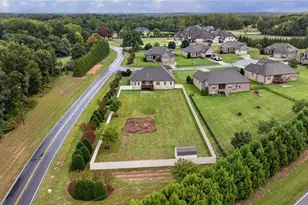8202 Fortana Ct, Kernersville, NC 27284 - Photo 3