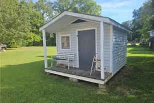 146 E 3rd St, Denton, NC 27239 - Photo 3