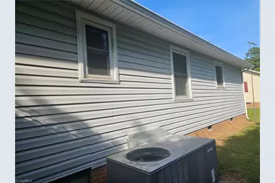 146 E 3rd Street, Denton, NC 27239 - Photo 3