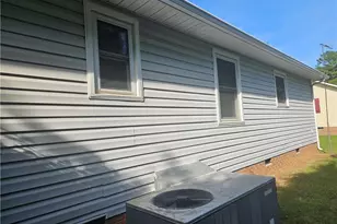 146 E 3rd St, Denton, NC 27239 - Photo 3