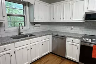 5618 Cates Dr, Greensboro, NC 27409 - Photo 11