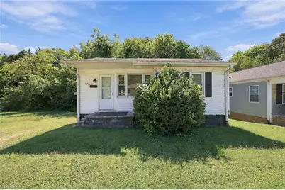 911 Taft Street, Winston-Salem, NC 27105 - Photo 1