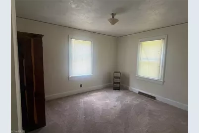 302 N 7th Avenue, Mayodan, NC 27027 - Photo 9