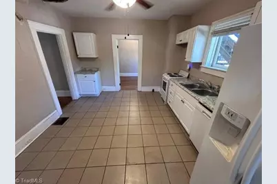 439 2nd Avenue SE, Hickory, NC 28602 - Photo 3
