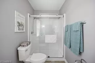 3205 Crestview Dr, High Point, NC 27260 - Photo 37
