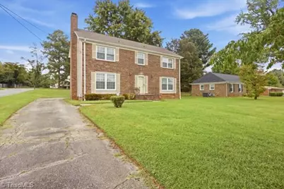 3205 Crestview Drive, High Point, NC 27260 - Photo 3