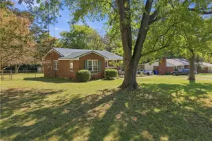 1616 Riverside Dr, Hillsborough, NC 27278 - Photo 3
