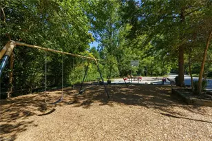 1101 Brookside Dr, Greensboro, NC 27408 - Photo 39