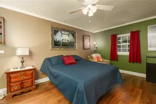 1101 Brookside Dr, Greensboro, NC 27408 - Photo 17