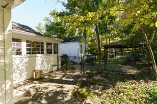 1101 Brookside Dr, Greensboro, NC 27408 - Photo 27